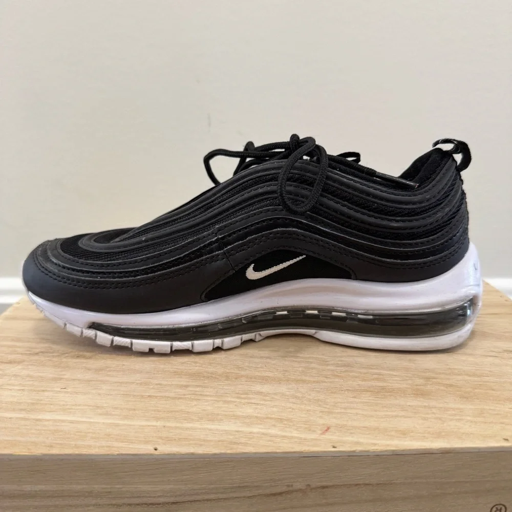 Nike Black & White 97 Air Max Athletic‎ Sneakers 6/7.5